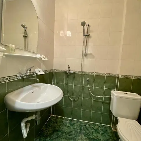 Wild Cherry Apartment *