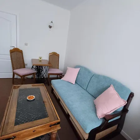 Wild Cherry Apartment