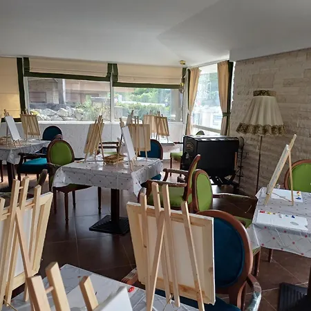 Wild Cherry Apartment *